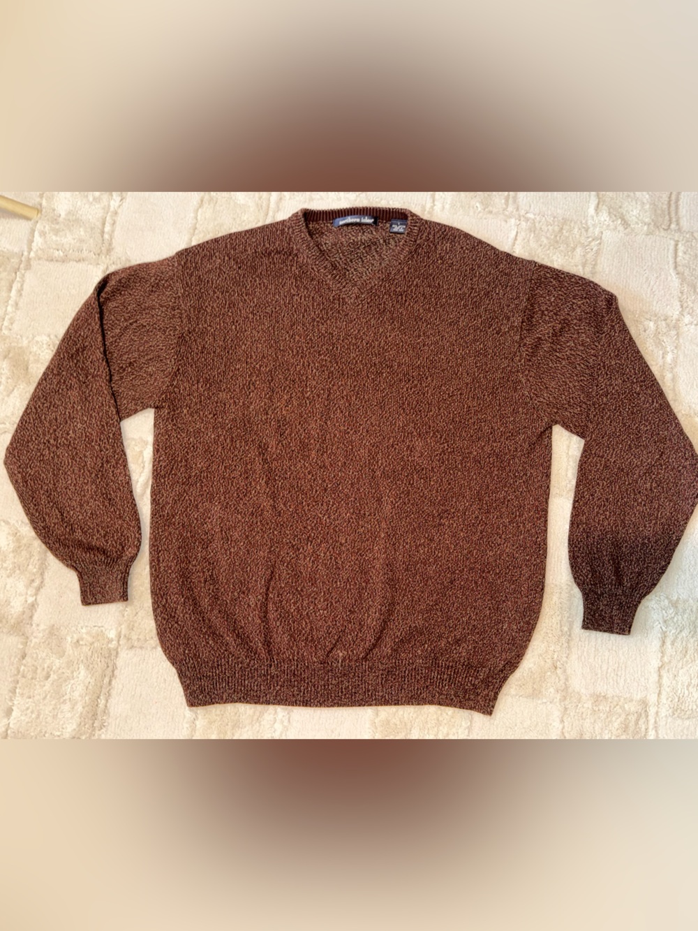 Men’s Northern Isles 100% cotton v neck rust colored knit sweater size large